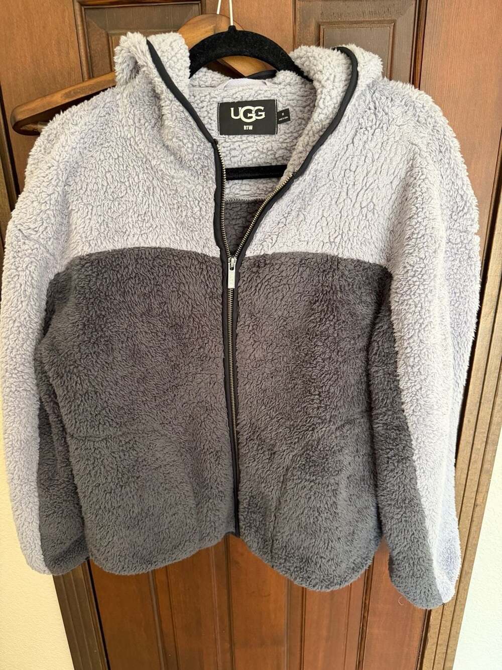 UGG Kianna Colorblock Sherpa Zip-Up Hoodie Size M